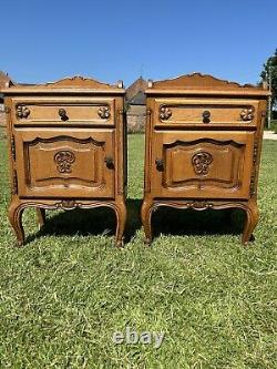 Pair Matching Louis XV Style Ornate French Oak Carved Bedside Drawers Cabinets