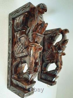 Corbeau/Support en bois en forme d'éléphant. Décoration murale. Sculpté en bois. Taille 12.