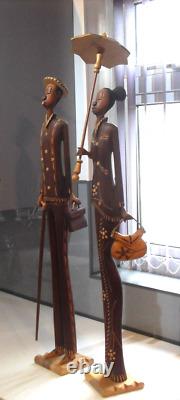 Grande taille 32 Paire vintage de sculptures en bois sculpté d'hommes et de femmes africains