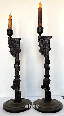 Paire d'anciens candélabres en bois peint et sculpté à la main d'Asie, rares et complexes