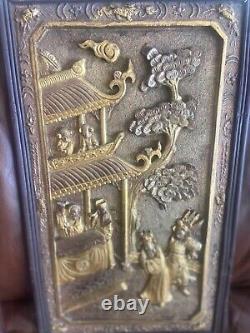 Paire d'antiques panneaux sculptés en bois chinois en 3D avec dorure à l'or et caractères - Sceau de cire