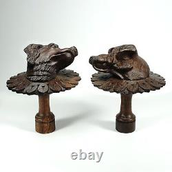 Paire d'embrasses de rideaux en bois sculpté de la Forêt Noire de l'époque victorienne