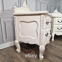 Paire de 2 tables de chevet décoratives de style Louis Rococo français, avec tiroirs anciens.