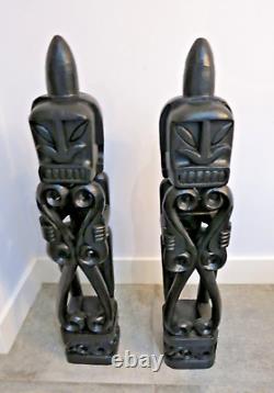 Paire de Guerriers Africains Sculptés en Bois Massif Ornements de plus de 1m de hauteur