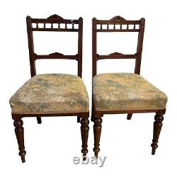 Paire de chaises de chambre/couloir en acajou sculpté vintage