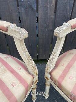 Paire de fauteuils en bois sculpté peint de style Louis XVI français, vintage, de 1930
