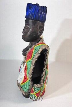 Paire de figures jumelles Yoruba Ibeji Nigeria en bois et perles