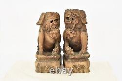 Paire de grandes statues anciennes chinoises en bois sculpté de Fu Foo Dog Lion, 19ème siècle