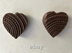 Paire de supports muraux en forme de cœur sculptés à la main en bois de style vintage, ensemble de 2