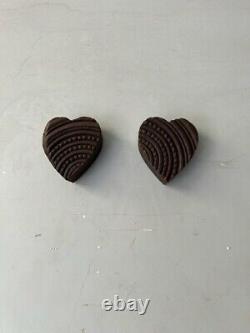 Paire de supports muraux en forme de cœur sculptés à la main en bois de style vintage, ensemble de 2