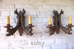 Paires de lampes appliques murales en bois sculpté de dragons gothiques anciens