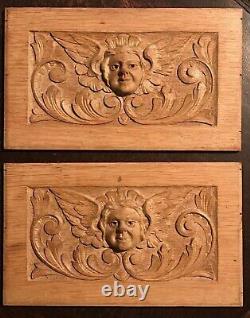 Panneaux de bois sculptés à la main d'une paire d'anges chérubins putti, 18ème/19ème siècle