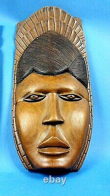 Rare Paire de Masques Africains Lourds Sculptés de Maître en Bois Antique Vintage