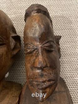 Sculpture en bois rare en paire, vintage, exotique, tête tribale africaine sculptée à la main, 4 kg.