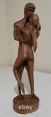 Statue d'art en sculpture en bois sculpté Vtg Embrace Lovers Nude Couple Kissing 20 Tall