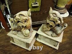 Statues de Foo Dog en bois sculpté à la main Paire de figurines de gardien de temple asiatique Foo Dog
